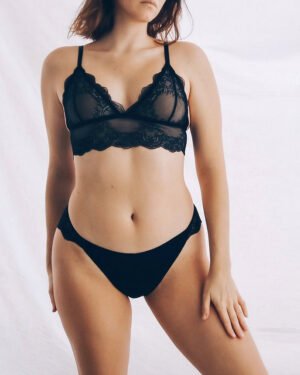 Ivy – Lingerie Set in Classic & Noire